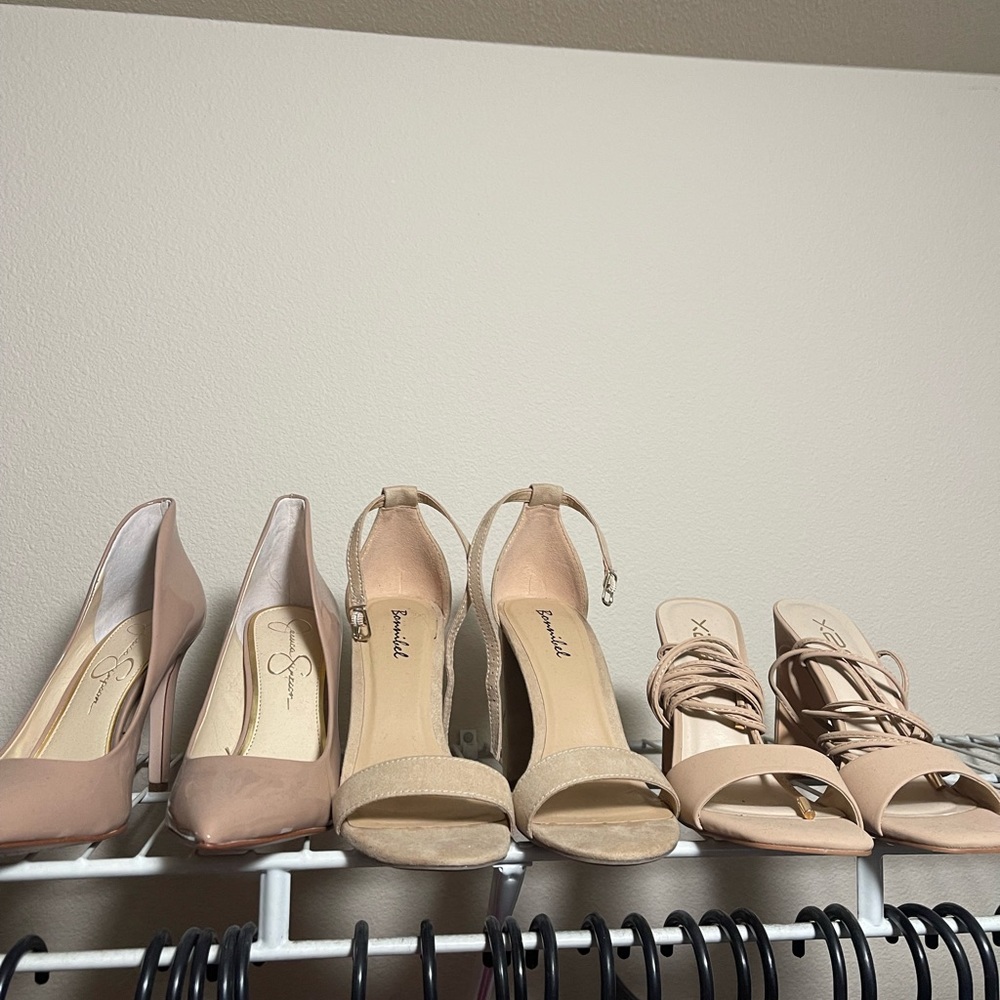 All like new wore once 15 each pcs all 7.5 exept the open saude there 8.5